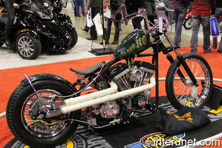 El Uno Feo - 1984 Bobber El-Uno-Feo-1984-Bobber-right-side-view