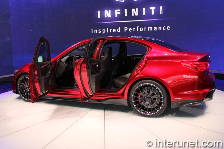 Infiniti Q50 Eau Rouge Infiniti-Q50-Eau-Rouge-with-doors-opened