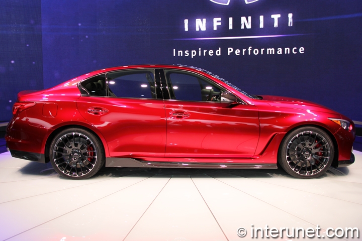 Infiniti Q50 Eau Rouge Infiniti-Q50-Eau-Rouge-side-view