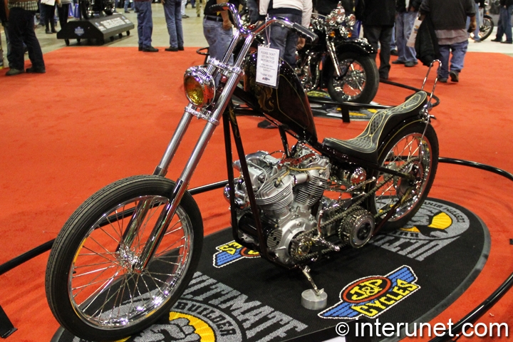 Jane-Doe-1940-Harley-Davidson-EL-Knucklehead-front-left-view