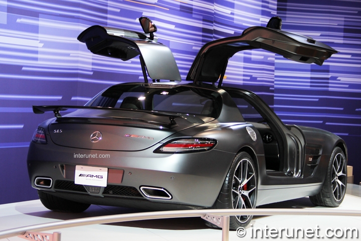 Mercedes-Benz-SLS-AMG-GT-rear-view