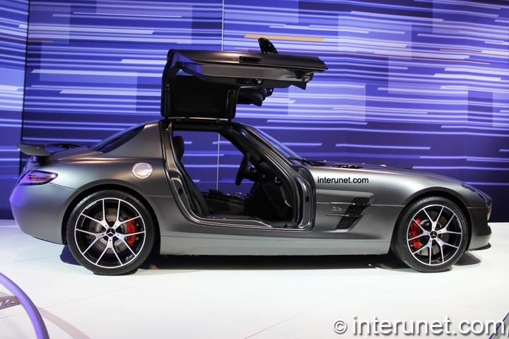 Mercedes-Benz SLS AMG GT Mercedes-Benz-SLS-AMG-GT-side-view