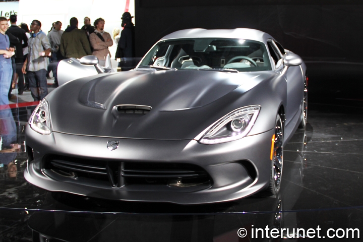 SRT Viper SRT-Viper-front-view