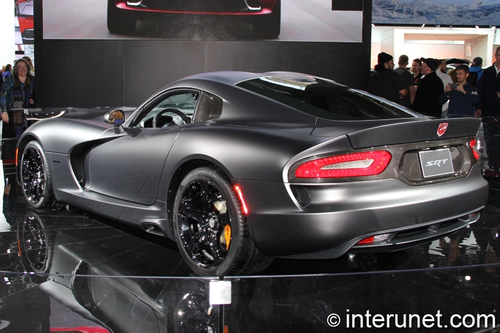 SRT Viper SRT-Viper-rear-side-view
