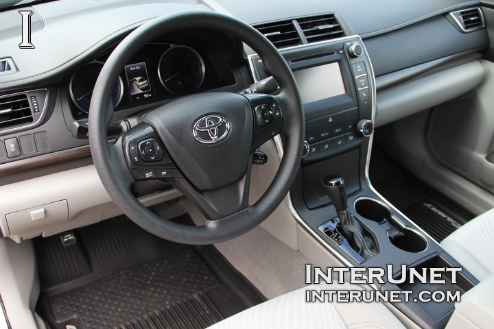 Dashboard 2016-Toyota-Camry-dashboard