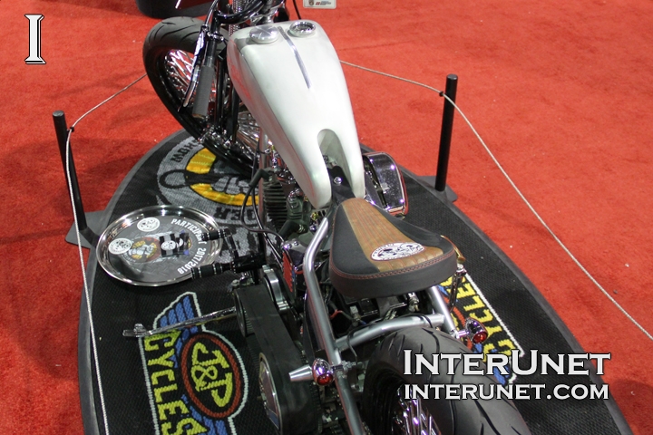 Custom Harley 1981-Harley-Davidson-FL-seat