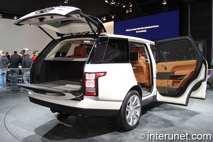2014 Range Rover Long Wheelbase 2014-Range-Rover-Long-Wheelbase-rear-view-with-doors-opened