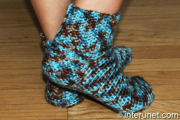 women’s-socks-crochet-pattern