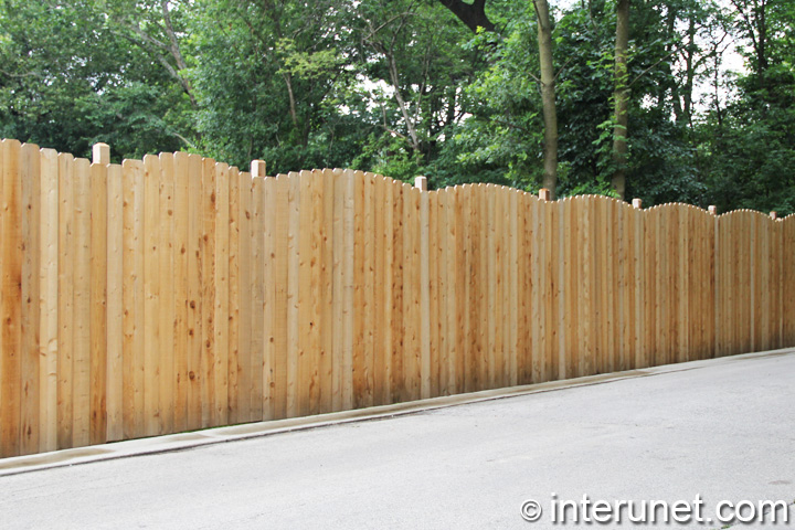 wood fence wavy-wood-fence