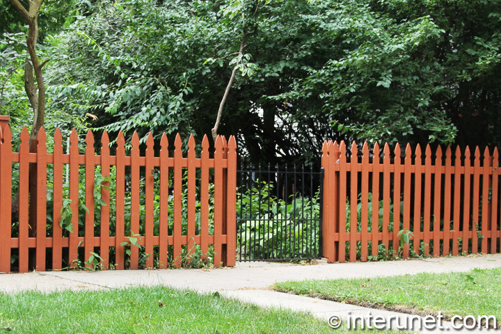 wood picket fence wood-picket-fence-with-metal-gate