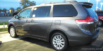 toyota-sienna-minivan