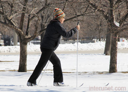 woman-skiing