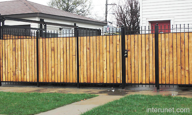 metal-fence-with-wood-combination