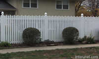 white-vinyl-fence-idea